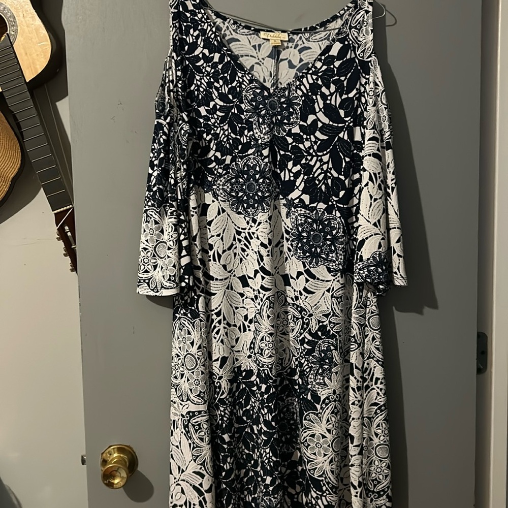 cocktail dress size extra large with a tank top cold shoulder sleeves